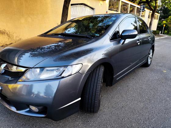 HONDA CIVIC 1.8 LXS 16V FLEX 4P AUTOMÁTICO HONDA CIVIC 1.8 LXS 16V FLEX 4P AUTOMÁTICO